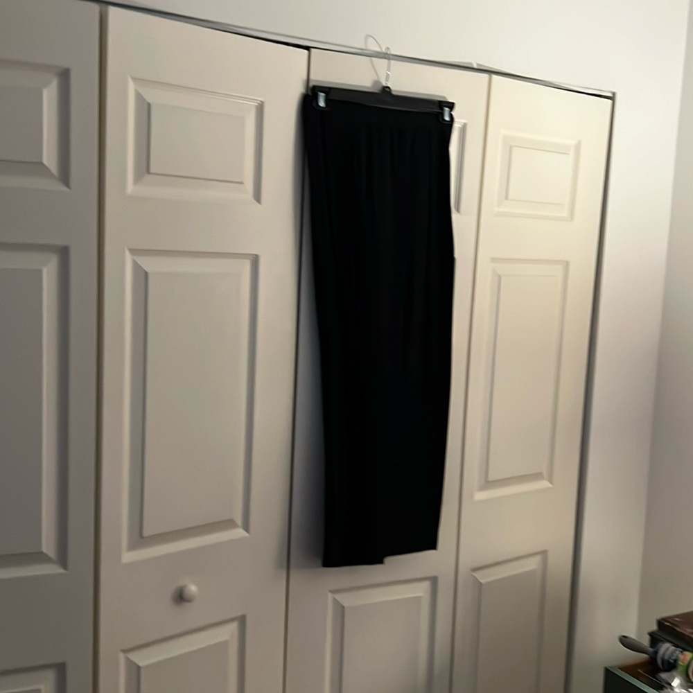 Tamotsu size 14 crêpe trousers. Pleated.